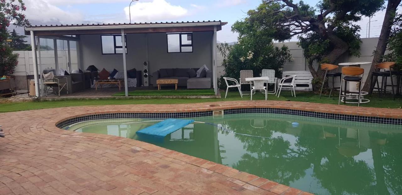 Salama Lodge Milnertonケープタウン エクステリア 写真
